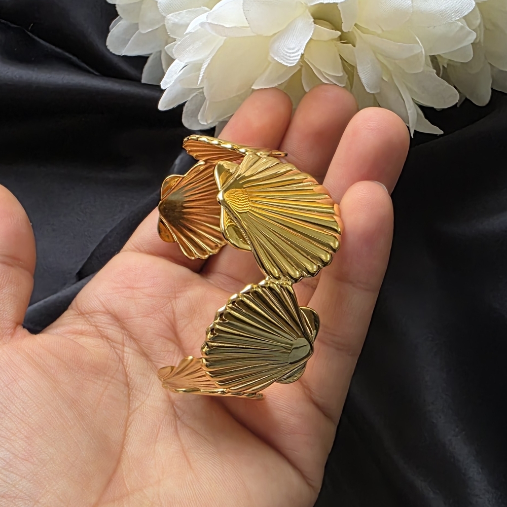 18k Gold Plated Brand New  Shell Bracelet